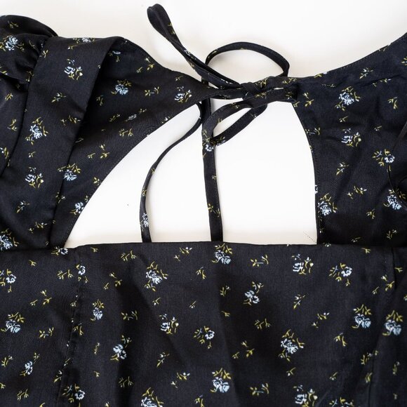 ✨ Levi's Finn Floral Puff Sleeve Blouse Short Sleeve Top Black - Picture 6 of 12